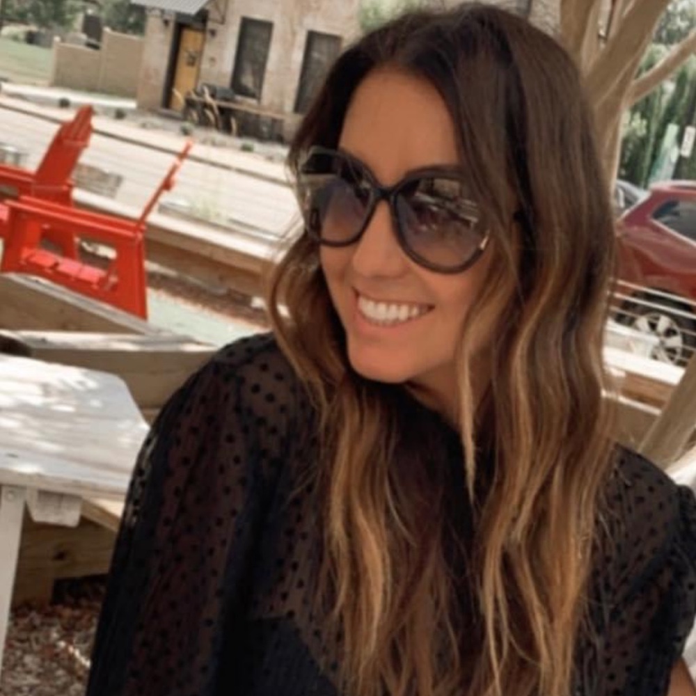 Meet your Posher, Holly